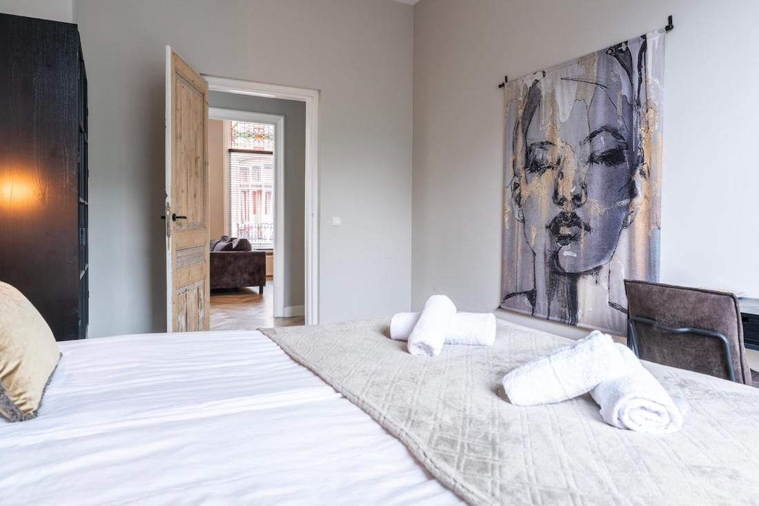 Xxl Loft With Bath Located Stadsvilla Tilburg Kültér fotó
