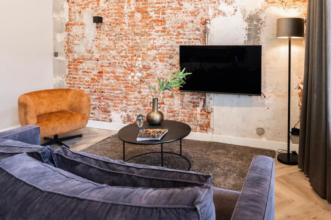 Xxl Loft With Bath Located Stadsvilla Tilburg Kültér fotó