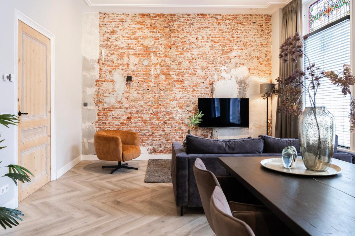 Xxl Loft With Bath Located Stadsvilla Tilburg Kültér fotó